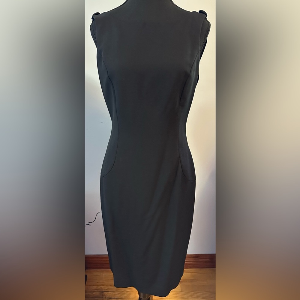 Elegant Vintage Black Sleeveless Dress with Roman Draped back